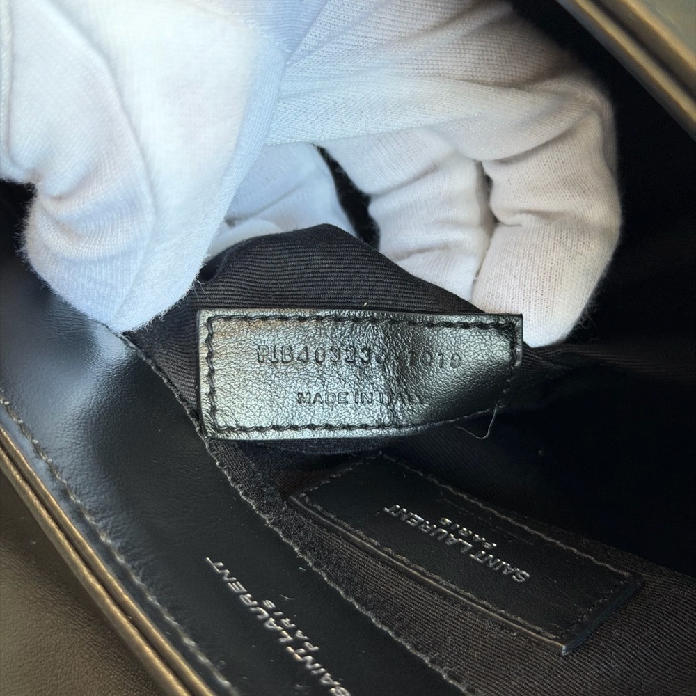 Saint Laurent Monogram Loulou document holder - Picture 11 of 16